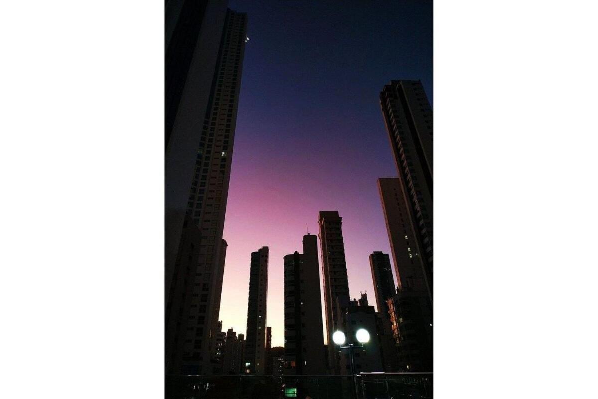 Para Casais, Predio Beira Mar, Em Frente A Roda Gigante Balneário Camboriú Exterior foto